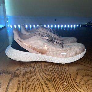 2019  Women’s Revolution 5 'Barely Rose' Women’s 10 Men’s 7.5